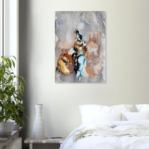 Fine-Art Poster „Blatt 6“ aus dem „Blauen Skizzenbuch“ von johann franki in einem Ruheraum mit weißgekalkter Wand und Bett – das  Motiv zeigt eine abstrakte Szenerie, die als sitzende Frau und ein davor kniender Kavalier deutbar ist.
