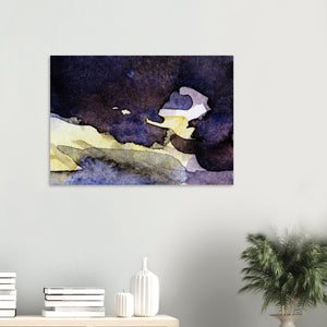 Fine-Art Poster „Blatt 13.1“ aus dem „Blauen Skizzenbuch“ von johann franki über einem Beistelltisch eines Wartezimmers, – das  Motiv im Querformat zeigt eine Lamdschaft mit einem Objekt.
