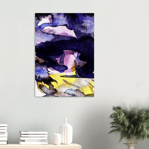 Fine-Art Poster „Blatt 13.2“ aus dem „Blauen Skizzenbuch“ von johann franki über einem Beistelltisch eines Wartezimmers, – das  Motiv im Hochformat zeigt eine abstrakte Komposition in angepassten Grundtönen.